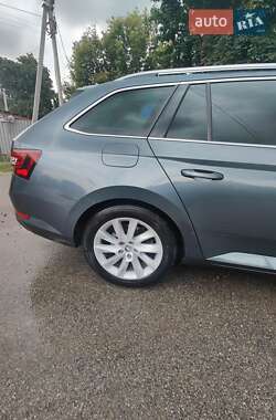 Универсал Skoda Superb 2018 в 