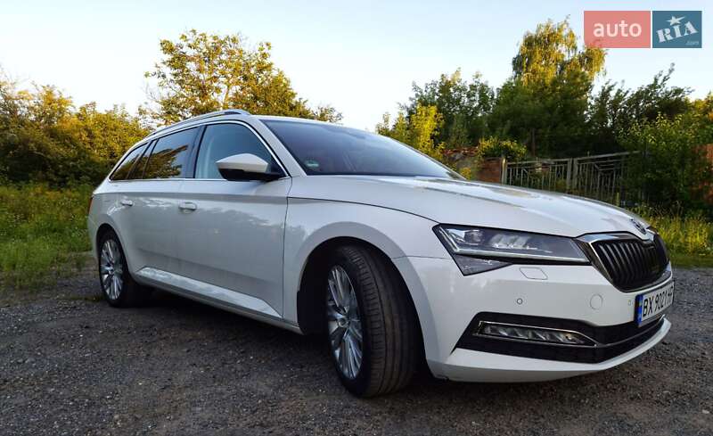 Универсал Skoda Superb 2019 в Староконстантинове