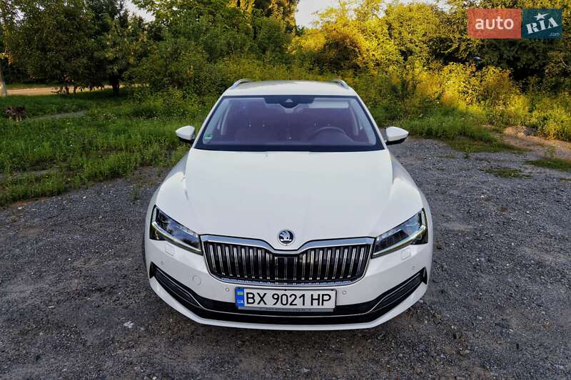 Универсал Skoda Superb 2019 в Староконстантинове