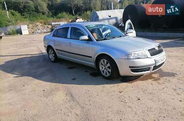 Лифтбек Skoda Superb 2001 в 