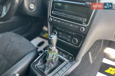 Лифтбек Skoda Superb 2013 в 