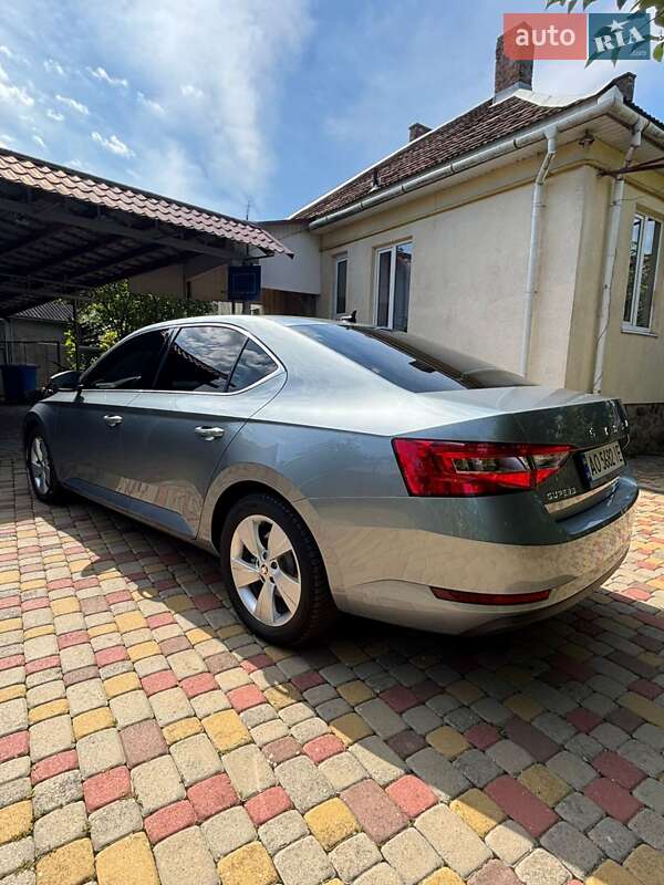 Лифтбек Skoda Superb 2019 в Мукачево