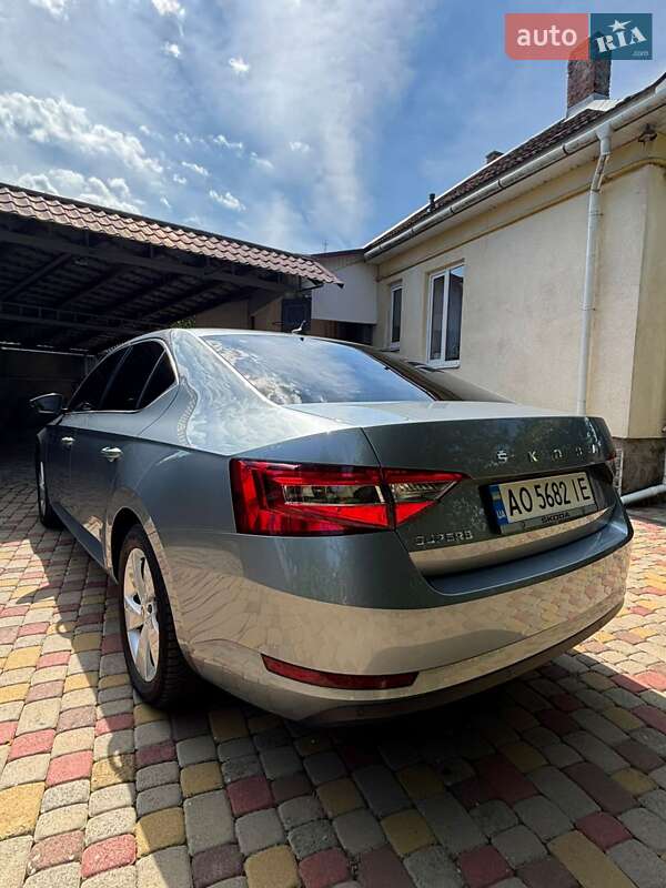 Лифтбек Skoda Superb 2019 в Мукачево