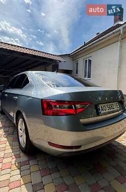 Лифтбек Skoda Superb 2019 в 