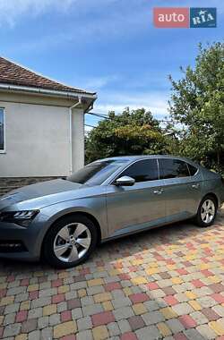 Лифтбек Skoda Superb 2019 в 