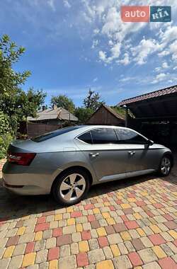 Лифтбек Skoda Superb 2019 в 