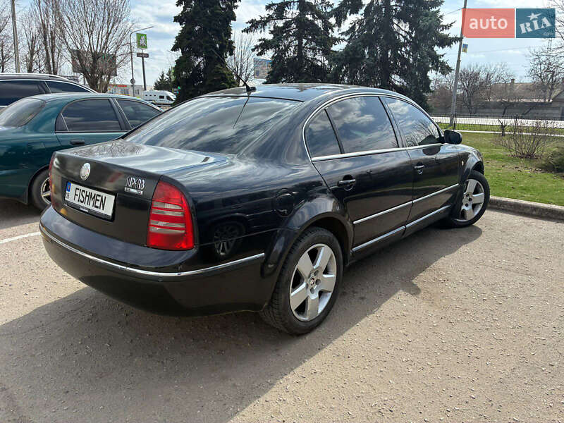 Лифтбек Skoda Superb 2004 в Запорожье