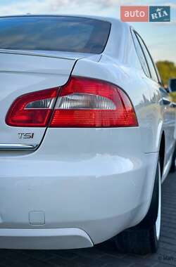 Лифтбек Skoda Superb 2012 в 