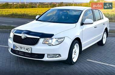 Лифтбек Skoda Superb 2012 в 