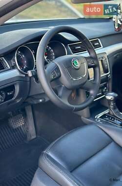 Лифтбек Skoda Superb 2012 в 