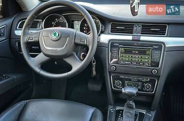 Лифтбек Skoda Superb 2012 в 