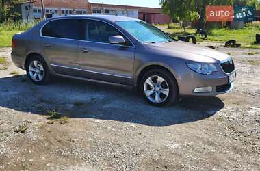 Лифтбек Skoda Superb 2011 в Львове