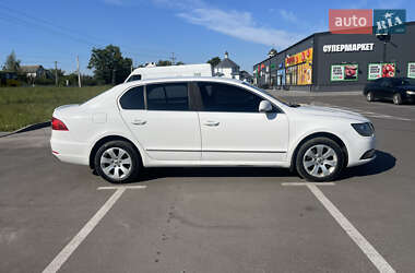 Лифтбек Skoda Superb 2013 в 