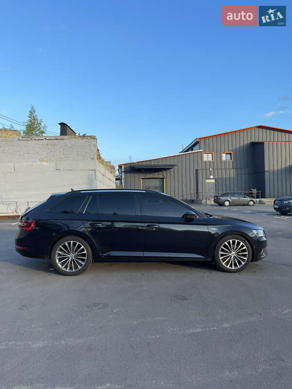 Универсал Skoda Superb 2015 в Ирпене