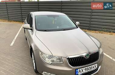 Лифтбек Skoda Superb 2010 в 