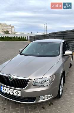Лифтбек Skoda Superb 2010 в 