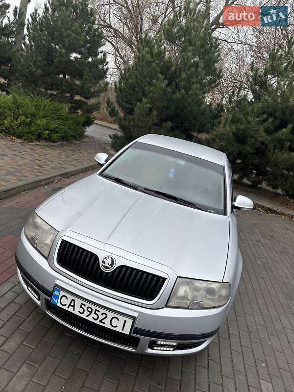Лифтбек Skoda Superb 2007 в Каменке