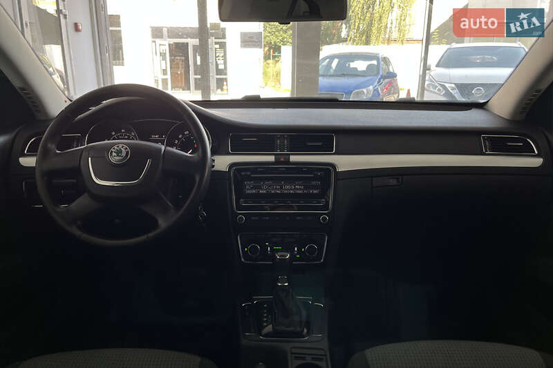 Лифтбек Skoda Superb 2013 в Шептицькому