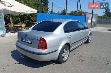 Лифтбек Skoda Superb 2006 в 