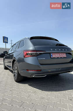 Універсал Skoda Superb 2020 в Ужгороді