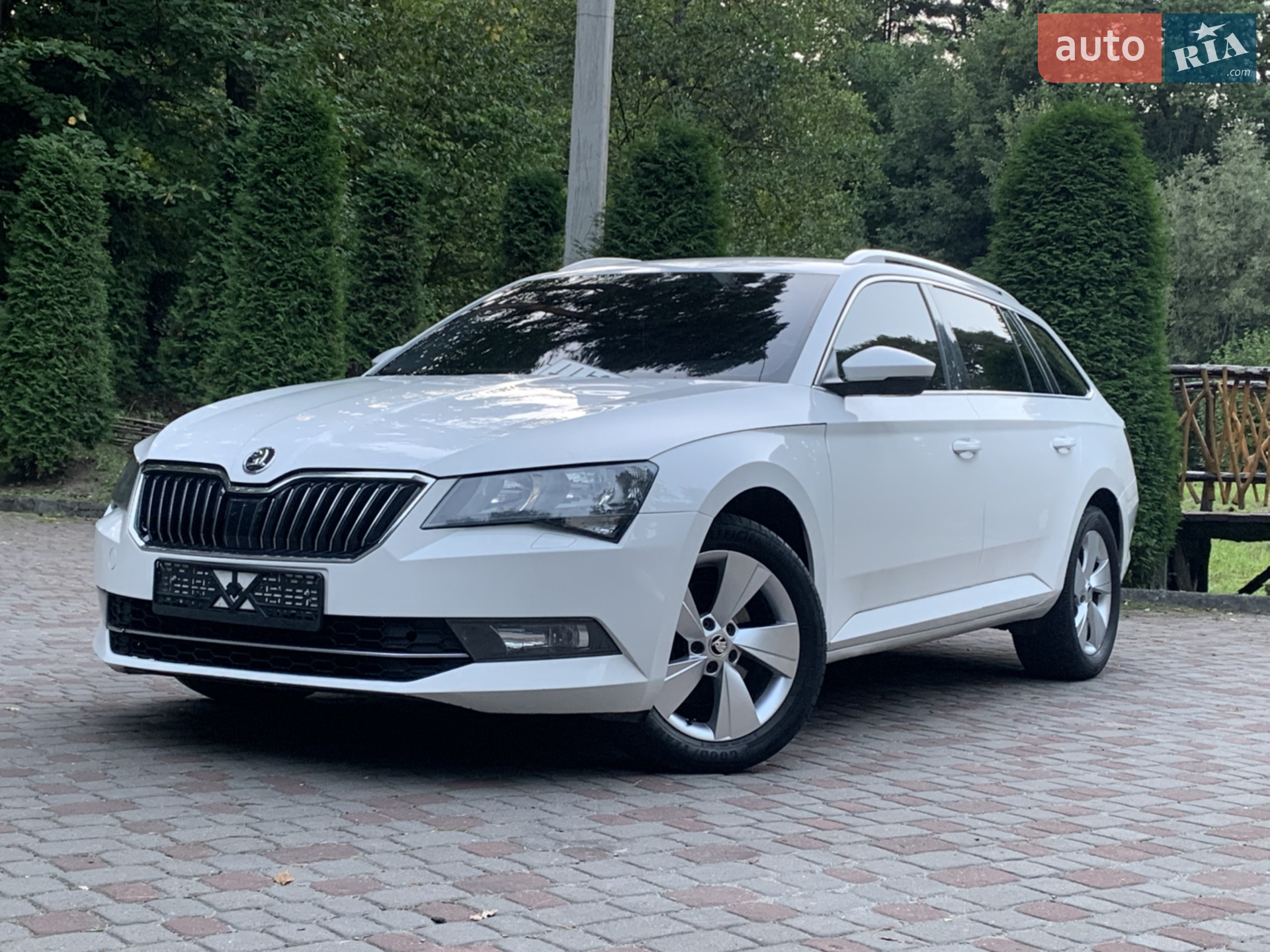 2017 Skoda Superb - мініатюра 3
