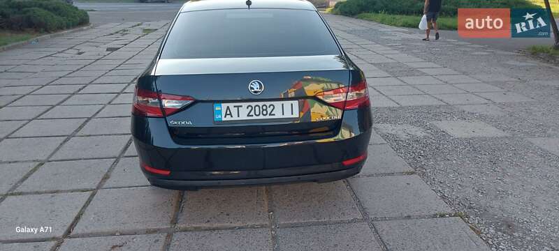 Лифтбек Skoda Superb 2017 в Калуше