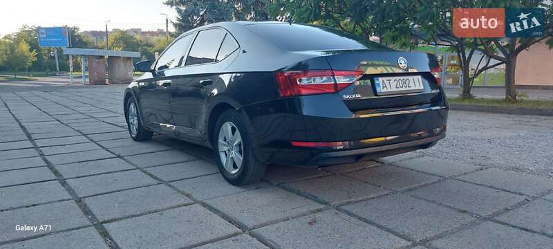 Лифтбек Skoda Superb 2017 в Калуше