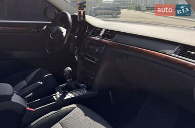 Лифтбек Skoda Superb 2010 в 