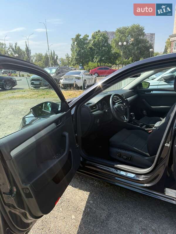Лифтбек Skoda Superb 2019 в Киеве