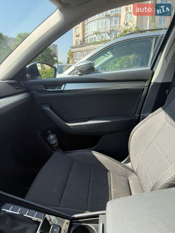 Лифтбек Skoda Superb 2019 в Киеве