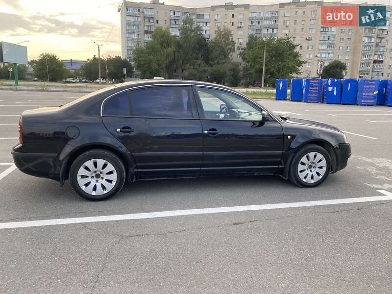 Лифтбек Skoda Superb 2005 в 