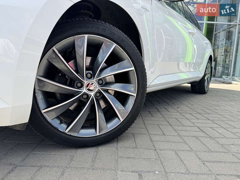 Лифтбек Skoda Superb 2018 в Киеве