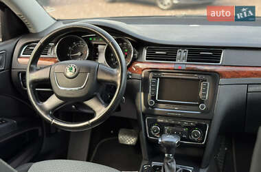Лифтбек Skoda Superb 2010 в 