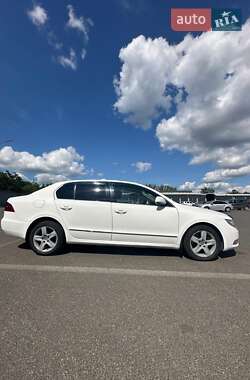 Лифтбек Skoda Superb 2009 в 