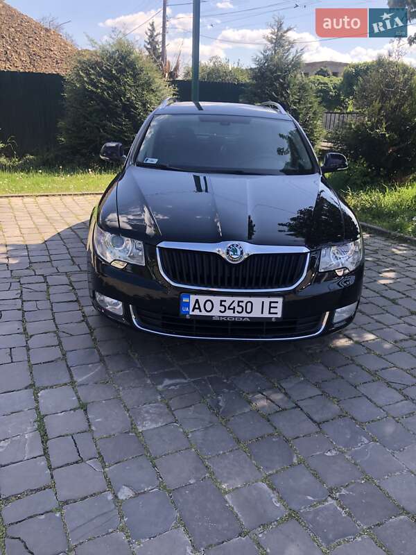 Універсал Skoda Superb 2013 в Мукачевому