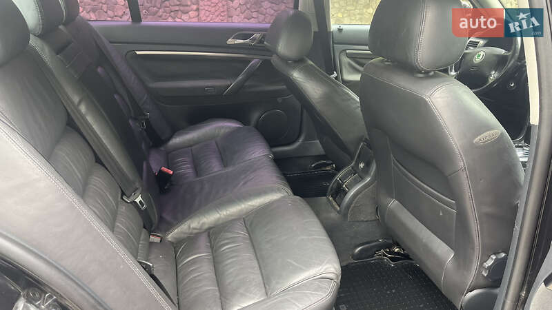 Лифтбек Skoda Superb 2003 в Львове