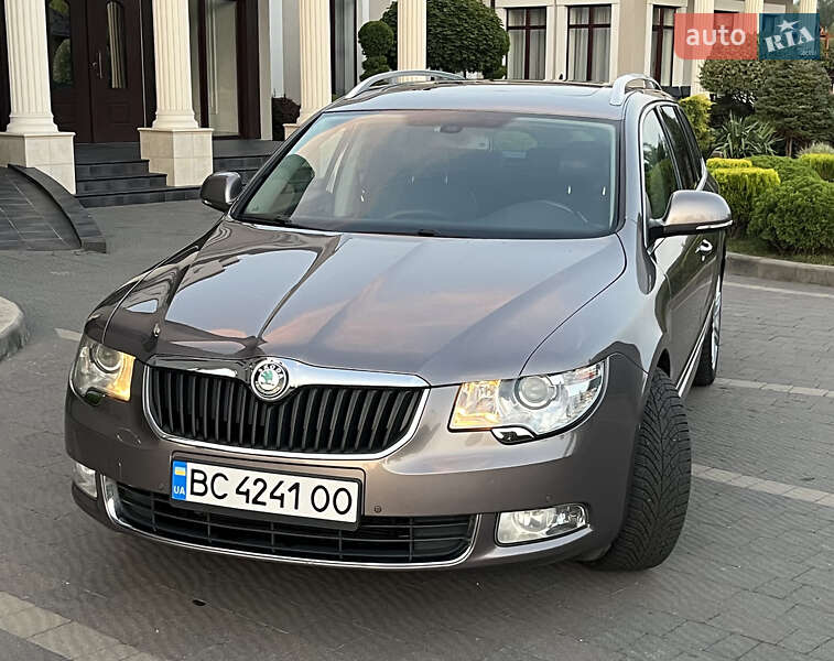 Универсал Skoda Superb 2010 в Стрые