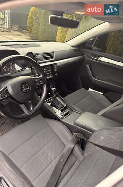 Лифтбек Skoda Superb 2016 в 