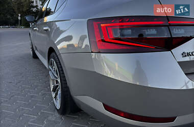 Лифтбек Skoda Superb 2018 в 