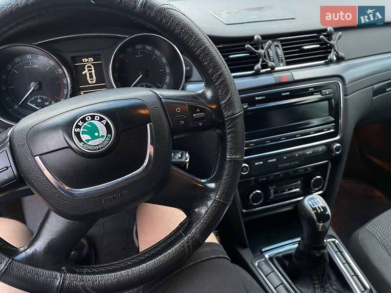 Лифтбек Skoda Superb 2010 в Полонном