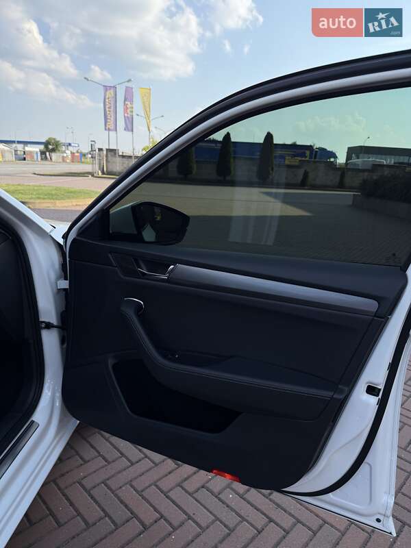 Универсал Skoda Superb 2020 в Мукачево