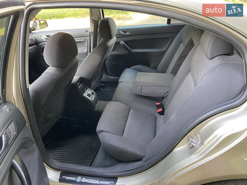 Ліфтбек Skoda Superb 2005 в Львові фото 12 Ліфтбек Skoda Superb 2005 в Львові