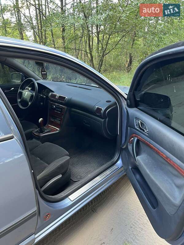 Лифтбек Skoda Superb 2003 в Тростянце
