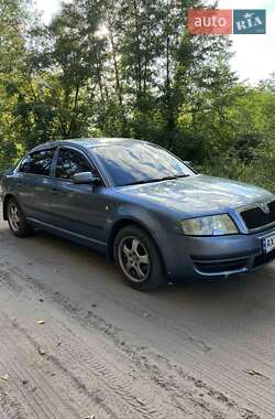 Лифтбек Skoda Superb 2003 в Тростянце