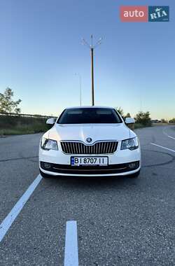 Лифтбек Skoda Superb 2015 в 