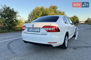 Лифтбек Skoda Superb 2015 в 