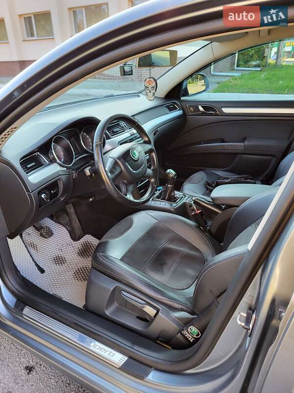 Лифтбек Skoda Superb 2010 в Харькове