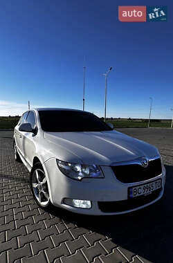Лифтбек Skoda Superb 2008 в Вараше
