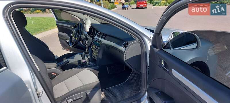 Лифтбек Skoda Superb 2012 в Краматорске