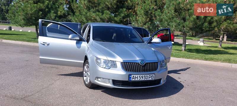 Лифтбек Skoda Superb 2012 в Краматорске